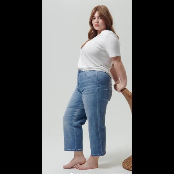 Universal Standard Blue Boyfriend Jeans - Picture 1 of 15